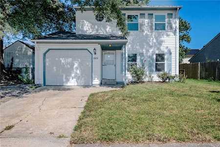 1989 Aquamarine Dr Virginia Beach, VA 23456