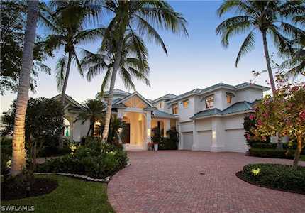 222 Mermaids Bight Naples, FL 34103
