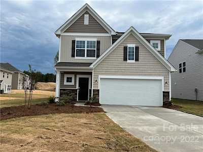 17011 Dragonstone Ct Charlotte, NC 28278