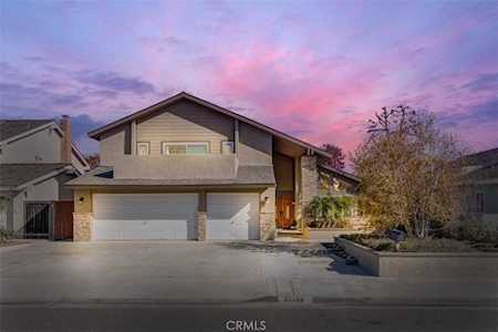 21152 Shaw Ln Huntington Beach, CA 92646