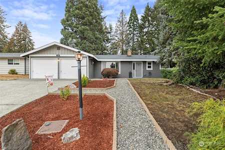 324 Sugar Pine Dr Bremerton, WA 98310