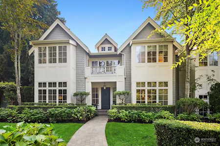 900 91st Ln NE Bellevue, WA 98004