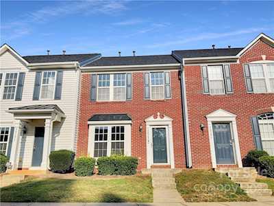 3028 Misty Harbor Circle Cramerton, NC 28032