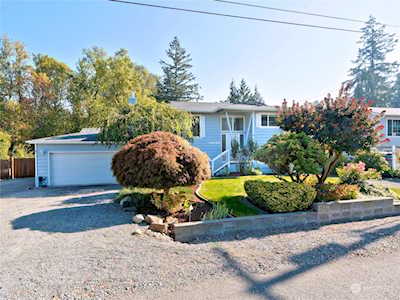 12236 155th Ave SE Renton, WA 98059