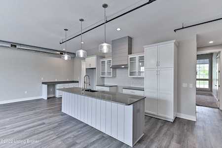 214 Mulberry St Jeffersonville, IN 47130