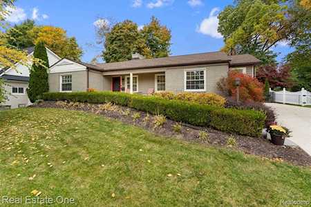 321 Charles Rochester, MI 48307