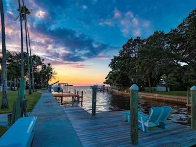 208 Buena Vista Dr N Dunedin, FL 34698
