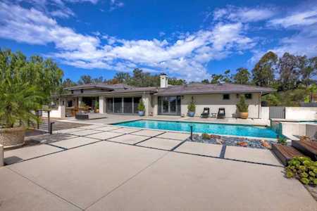 5451 Calle Chaparro Rancho Santa Fe, CA 92067