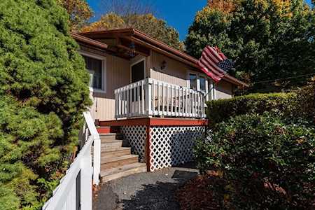 41 Old Brook Rd Shrewsbury, MA 01545
