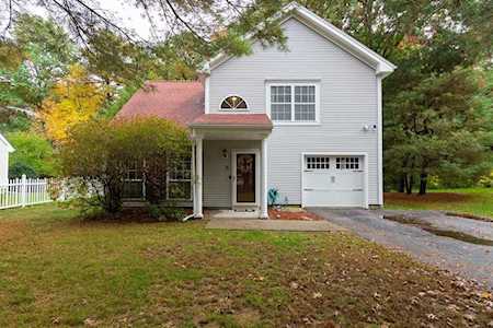 5 Rhodes Ln Foxboro, MA 02035