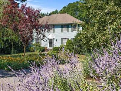 24 S Woodside Ave Wellesley, MA 02482