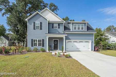 195 Everett Yopp Drive Sneads Ferry, NC 28460