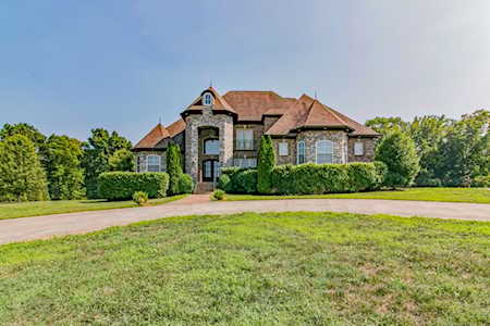 2148 Trieste Trl Adams, TN 37010