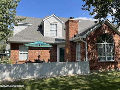 3909 Greenhurst Dr Louisville, KY 40299