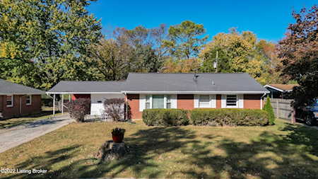 3637 Kelly Way Louisville, KY 40220