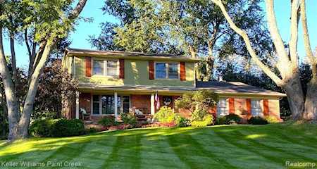 332 Birch Hill Rochester, MI 48306
