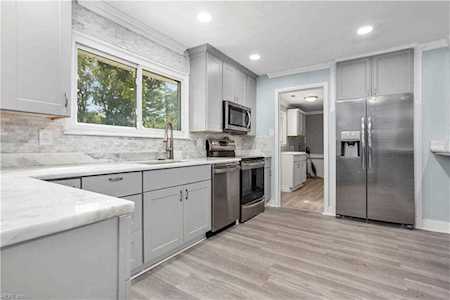 456 Barcelona Ln Virginia Beach, VA 23452