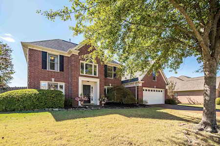 465 Thornbuck Cv Collierville, TN 38017