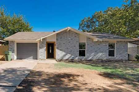 611 Mckown Drive Mansfield, TX 76063