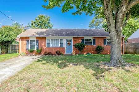 425 Fort Worth St Hampton, VA 23669