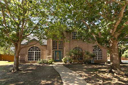 708 Red Oak Crowley, TX 76036
