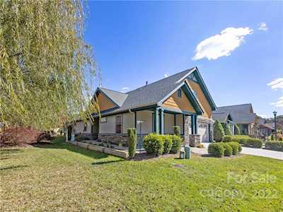 10 Holland Mountain View Asheville, NC 28804