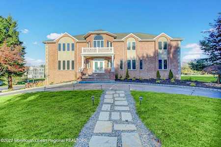 9 Precedent Place Manalapan, NJ 07726