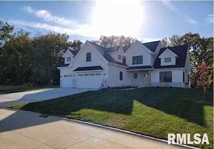 274 Mason Dr Bettendorf, IA 52722