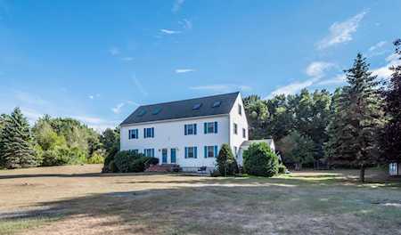 3 Kasher Dr #Unit B Kingston, NH 03847
