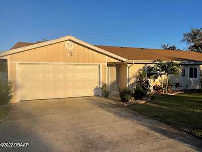 6 Woodlands Circle Ormond Beach, FL 32174