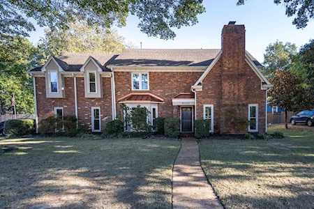 2056 Prestwick Dr Germantown, TN 38139