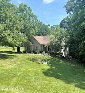 311 Briscoe Ln Taylorsville, KY 40071