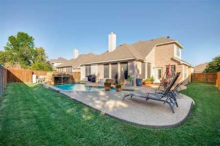 2077 Fair Oaks Circle Corinth, TX 76210