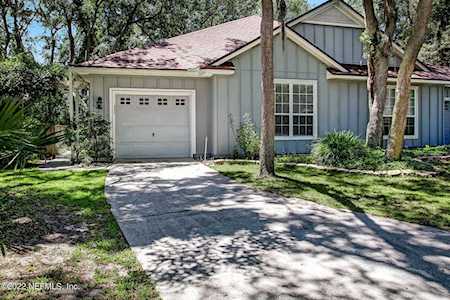 2022 Village LN Fernandina Beach, FL 32034