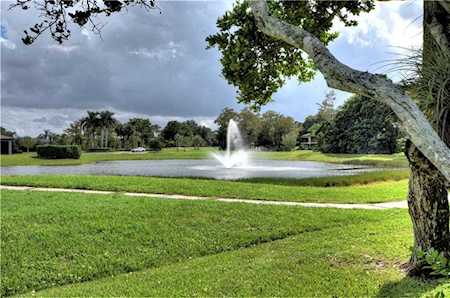9256 Vista Del Lago #20-B Boca Raton, FL 33428
