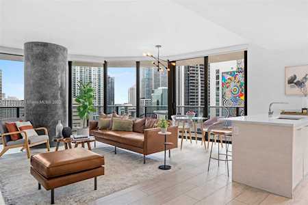 45 SW 9th St #1403 Miami, FL 33130