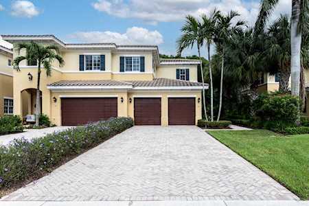 313 Chambord Terrace #313 Palm Beach Gardens, FL 33410