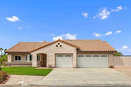 3909 Summer Way Escondido, CA 92025