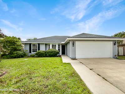 8652 Springtree RD Jacksonville, FL 32210