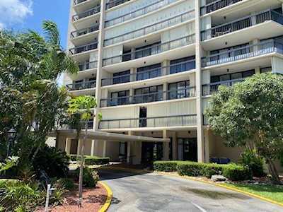 2425 Presidential Way #405 West Palm Beach, FL 33401