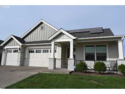 8025 SE Deline ST Hillsboro, OR 97123
