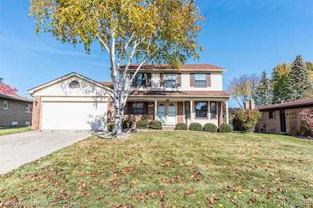 292 Torrent Rochester Hills, MI 48307