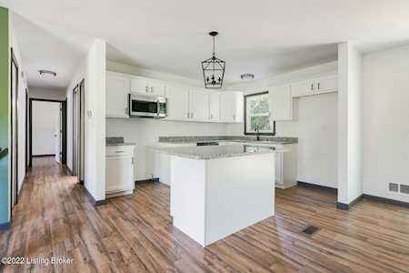 4511 Shenandoah Dr Louisville, KY 40241