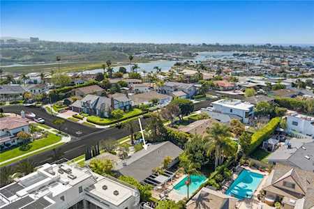 1251 Santiago Dr Newport Beach, CA 92660
