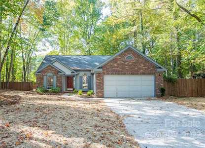 202 Aurora Ln Huntersville, NC 28078