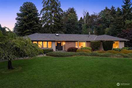 17406 4th Ave SW Normandy Park, WA 98166