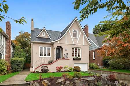 4322 NE 43rd St Seattle, WA 98105