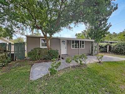 1915 S Summerlin Ave Sanford, FL 32771