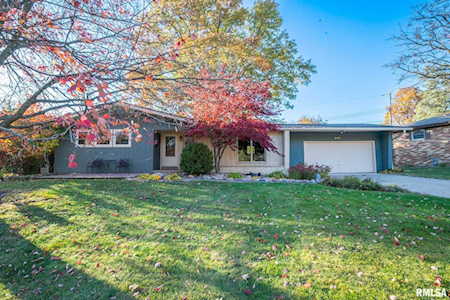 6431 N Robinwood Dr Peoria, IL 61614