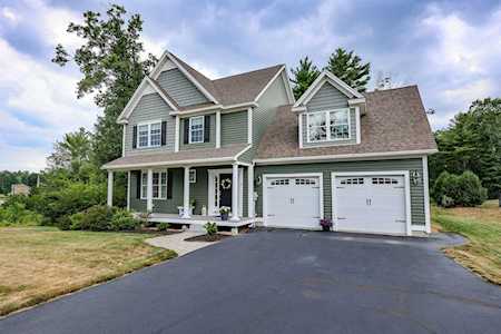 21 Colt Ln Epping, NH 03042